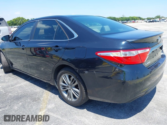 2015 Toyota Camry XLE with VIN 4T1BF1FK1FU072635, listed as a IAAI auction lot 42145826 with 101,633 mi miles. Bid and sale history available at carsss.com. Image 6.