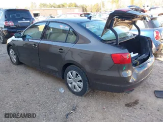 2014 Volkswagen Jetta Sedan SE w/Connectivity with VIN 3VWB07AJ4EM422881, listed as a IAAI auction lot 41362404 with 109,463 mi miles. Bid and sale history available at carsss.com. Image 3.