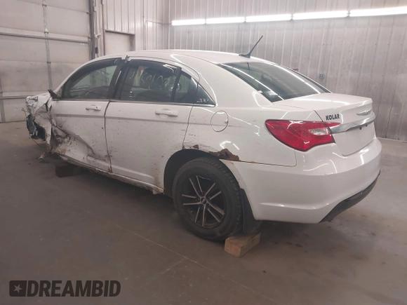 2013 Chrysler 200 Limited with VIN 1C3CCBCG5DN745686, listed as a IAAI auction lot 41850100 with 162,298 mi miles. Bid and sale history available at carsss.com. Image 3.