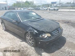 2007 Mercedes-Benz CLK 350 z VIN WDBTJ56H87F225194, wystawiony jako IAAI lot #42102616 z przebiegiem 148 964 mil mil oraz . Historia ofert i sprzedaży dostępna na DreamBid. Obrazek 1.