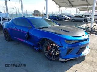 2018 Chevrolet Camaro 1SS with VIN 1G1FE1R78J0131642, listed as a IAAI auction lot 41970560 with 34,140 mi miles and . Bid and sale history available at carsss.com. Image 1.