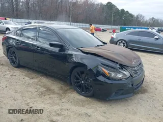 2017 Nissan Altima SV z VIN 1N4AL3AP4HC252892, wystawiony jako IAAI lot #41553226 z przebiegiem 91 079 mil mil oraz . Historia ofert i sprzedaży dostępna na DreamBid. Obrazek 1.