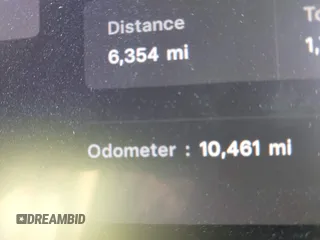 2023 Tesla Model Y Long Range z VIN 7SAYGDEE5PF765326, wystawiony jako IAAI lot #41757113 z przebiegiem 10 461 mil mil oraz . Historia ofert i sprzedaży dostępna na DreamBid. Obrazek 16.