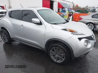 2015 Nissan Juke SL z VIN JN8AF5MV3FT560743, wystawiony jako IAAI lot #40773933 z przebiegiem 46 539 mil mil oraz . Historia ofert i sprzedaży dostępna na DreamBid. Obrazek 1.