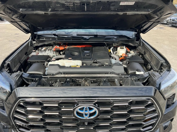 2023 Toyota Sequoia SR5 with VIN 7SVAAABA8PX001787, listed as a Copart auction lot 46808275 with 57,698 mi miles and Clean Title. Bid and sale history available at carsss.com. Image 8.