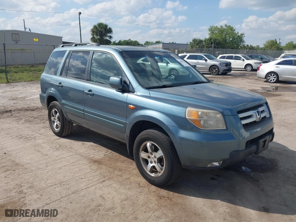 2008 Honda Pilot EX-L with VIN 5FNYF18728B021440, listed as a IAAI auction lot 41804713 with 135,786 mi miles. Bid and sale history available at carsss.com. Image 1.