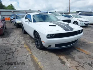 2017 Dodge Challenger SXT z VIN 2C3CDZAG7HH633821, wystawiony jako IAAI lot #42242378 z przebiegiem 97 492 mil mil oraz . Historia ofert i sprzedaży dostępna na DreamBid. Obrazek 1.