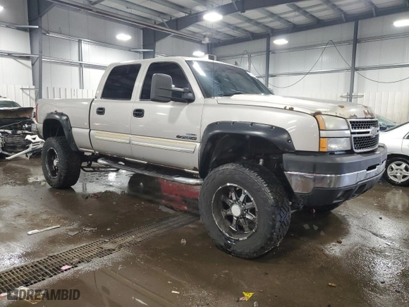 2006 Chevrolet Silverado 2500HD LT1 with VIN 1GCHK23D96F244758, listed as a Copart auction lot 46984405 with 216,021 mi miles and Clean Title. Bid and sale history available at carsss.com. Image 4.
