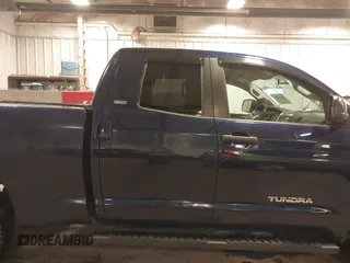 2010 Toyota Tundra z VIN 5TFUW5F10AX154651, wystawiony jako IAAI lot #42113722 z przebiegiem 225 372 mil mil oraz . Historia ofert i sprzedaży dostępna na DreamBid. Obrazek 21.