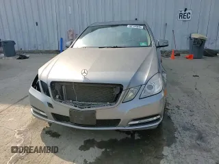 2013 Mercedes-Benz E 350 Luxury with VIN WDDHF8JB1DA685406, listed as a Copart auction lot 60195845 with 126,140 mi miles and Salvage title. Bid and sale history available at DreamBid. Image 14.