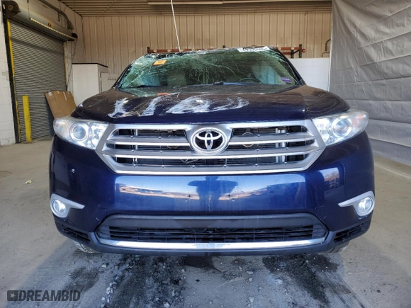 2011 Toyota Highlander with VIN 5TDBK3EH0BS059231, listed as a Copart auction lot 49908445 with 0 mi miles and Salvage Title. Bid and sale history available at carsss.com. Image 5.