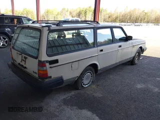 1993 Volvo 240 с VIN YV1AW8805P1954635, выставлен на аукционе IAAI как лот 42135518 с пробегом 172 621 миль миль и . История ставок и продаж доступна на DreamBid. Изображение 4.