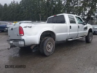 2003 Ford F-350 XL z VIN 1FTSW31F63EB28150, wystawiony jako IAAI lot #41600324 z przebiegiem Nie podano mil oraz . Historia ofert i sprzedaży dostępna na DreamBid. Obrazek 4.