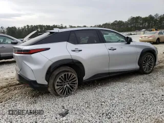 2023 Lexus RZ 450e Premium z VIN JTJAAAAB7PA005835, wystawiony jako Copart lot #42201414 z przebiegiem 2144 mil mil oraz . Historia ofert i sprzedaży dostępna na DreamBid. Obrazek 3.
