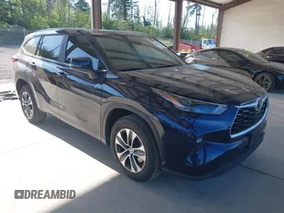 2023 Toyota Highlander L z VIN 5TDKDRAH3PS526958, wystawiony jako IAAI lot #42397325 z przebiegiem 10 430 mil mil oraz . Historia ofert i sprzedaży dostępna na DreamBid. Obrazek 1.
