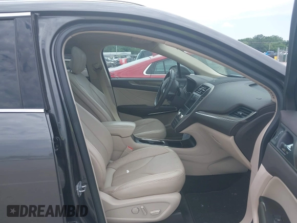 2017 Lincoln MKC Reserve с VIN 5LMCJ3D97HUL24869, выставлен на аукционе IAAI как лот 42561431 с пробегом 93 836 миль миль и . История ставок и продаж доступна на DreamBid. Изображение 5.