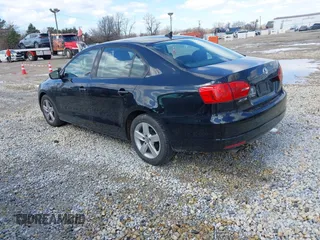 2014 Volkswagen Jetta TDI w/Premium/Nav с VIN 3VWLL7AJ7EM407772, выставлен на аукционе IAAI как лот 41841561 с пробегом 121 939 миль миль и . История ставок и продаж доступна на DreamBid. Изображение 3.
