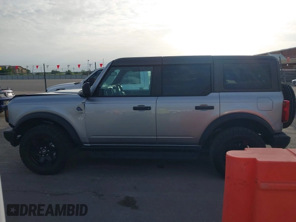 2024 Ford Bronco Black Diamond with VIN 1FMDE1BH5RLB38488, listed as a IAAI auction lot 42650965 with 944 mi miles and . Bid and sale history available at DreamBid. Image 14.
