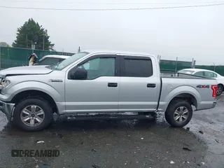 2017 Ford F-150 XL z VIN 1FTEW1E8XHKE53051, wystawiony jako IAAI lot #42330260 z przebiegiem 197 271 mil mil oraz . Historia ofert i sprzedaży dostępna na DreamBid. Obrazek 14.