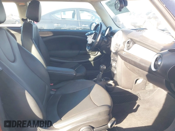 2012 MINI Hardtop with VIN WMWSU3C52CT540682, listed as a IAAI auction lot 41263749 with 69,292 mi miles and . Bid and sale history available at DreamBid. Image 5.