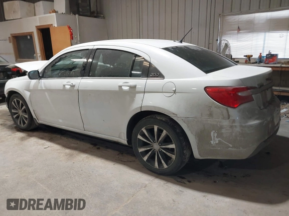 2012 Chrysler 200 S with VIN 1C3CCBHG1CN162040, listed as a IAAI auction lot 41265506 with 161,807 mi miles. Bid and sale history available at carsss.com. Image 3.