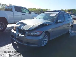 2007 BMW 3 Series 328i z VIN WBAVS135X7FX16115, wystawiony jako IAAI lot #41996754 z przebiegiem 113 749 mil mil oraz . Historia ofert i sprzedaży dostępna na DreamBid. Obrazek 2.