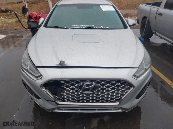 2019 Hyundai Sonata Sport with VIN 5NPE34AFXKH770235, listed as a IAAI auction lot 40941753 with 111,169 mi miles. Bid and sale history available at carsss.com. Image 12.