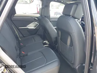 2024 Audi Q3 S line Premium z VIN WA1DECF39R1055263, wystawiony jako IAAI lot #42270200 z przebiegiem 29 691 mil mil oraz . Historia ofert i sprzedaży dostępna na DreamBid. Obrazek 8.