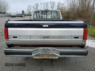 1988 Ford F-250 with VIN 1FTHX25M7JKA73751, listed as a Copart auction lot 49342415 with 67,610 mi miles and Clean Title. Bid and sale history available at carsss.com. Image 6.