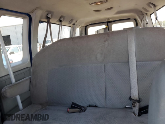 2014 Ford Econoline Passenger XL z VIN 1FBSS3BL8EDA81023, wystawiony jako Copart lot #46596125 z przebiegiem 571 472 mil mil oraz Czysty tytuł • Clean title. Historia ofert i sprzedaży dostępna na DreamBid. Obrazek 10.
