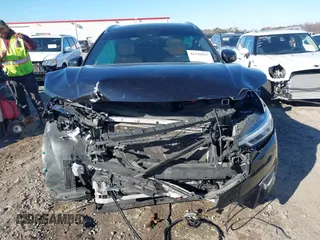 2018 Volvo XC60 Inscription with VIN YV4A22RL2J1081874, listed as a IAAI auction lot 41330217 with 100,611 mi miles. Bid and sale history available at carsss.com. Image 12.