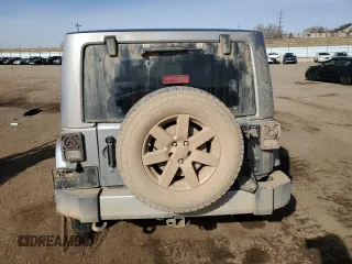 2015 Jeep Wrangler Sahara z VIN 1C4AJWBG5FL505084, wystawiony jako Copart lot #44361325 z przebiegiem 138 146 mil mil oraz Nie do naprawy • Non repairable. Historia ofert i sprzedaży dostępna na DreamBid. Obrazek 6.