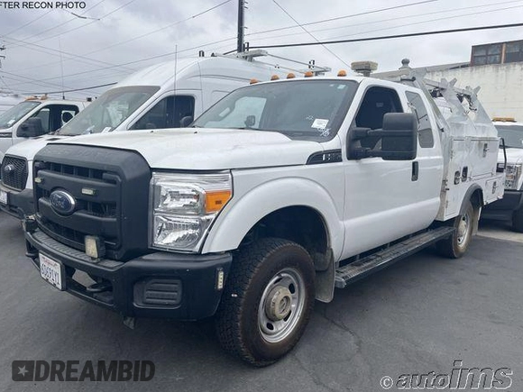 2015 Ford F-250 XLT z VIN 1FT7X2B63FEC58662, wystawiony jako IAAI lot #42817349 z przebiegiem 317 839 mil mil oraz . Historia ofert i sprzedaży dostępna na DreamBid. Obrazek 12.