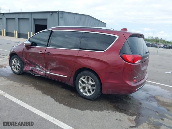 2017 Chrysler Pacifica Limited with VIN 2C4RC1GG6HR570304, listed as a IAAI auction lot 39306956 with 132,701 mi miles. Bid and sale history available at carsss.com. Image 3.