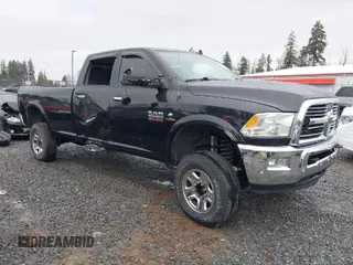2017 Ram 2500 SLT z VIN 3C6UR5JL4HG764400, wystawiony jako IAAI lot #41835598 z przebiegiem 86 101 mil mil oraz . Historia ofert i sprzedaży dostępna na DreamBid. Obrazek 1.