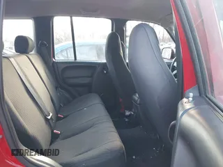 2003 Jeep Liberty Sport with VIN 1J4GL48K33W729642, listed as a IAAI auction lot 41826761 with 196,989 mi miles. Bid and sale history available at carsss.com. Image 8.