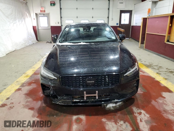 2024 Volvo S60 Plus Black Edition z VIN 7JRL12TH5RG308326, wystawiony jako Copart lot #41958005 z przebiegiem Nie podano mil oraz Szkody całkowita. Historia ofert i sprzedaży dostępna na DreamBid. Obrazek 5.