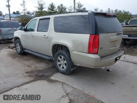 2014 GMC Yukon XL SLT with VIN 1GKS2KE71ER223496, listed as a IAAI auction lot 41419800 with 146,686 mi miles. Bid and sale history available at carsss.com. Image 3.