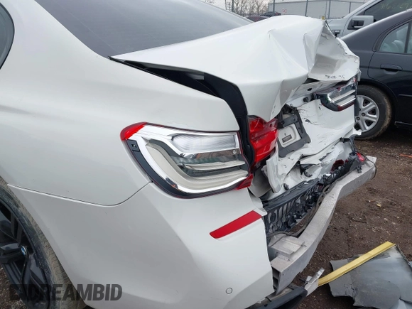 2016 BMW 7 Series 740i with VIN WBA7E2C50GG714647, listed as a IAAI auction lot 41745442 with 134,399 mi miles and . Bid and sale history available at carsss.com. Image 22.