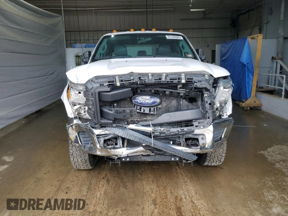 2016 Ford F-250 Lariat with VIN 1FT7W2B67GED07818, listed as a Copart auction lot 61246685 with 110,828 mi miles and Salvage title. Bid and sale history available at DreamBid. Image 5.