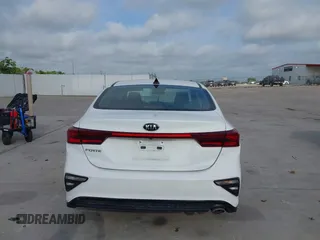 2021 Kia Forte LXS z VIN 3KPF24AD1ME315531, wystawiony jako IAAI lot #42286920 z przebiegiem 88 727 mil mil oraz . Historia ofert i sprzedaży dostępna na DreamBid. Obrazek 16.
