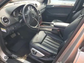 2006 Mercedes-Benz M 500 z VIN 4JGBB75E86A099990, wystawiony jako Copart lot #59701535 z przebiegiem 124 572 mil mil oraz Szkoda całkowita • Salvage title. Historia ofert i sprzedaży dostępna na DreamBid. Obrazek 7.