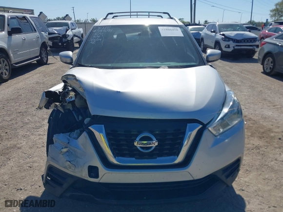 2018 Nissan Kicks SR with VIN 3N1CP5CU5JL532145, listed as a IAAI auction lot 41806458 with 109,721 mi miles. Bid and sale history available at carsss.com. Image 12.