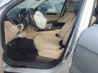 2019 Mercedes-Benz GLE 400 z VIN 4JGDA5GB1KB215389, wystawiony jako Copart lot #85123804 z przebiegiem 32 055 mil mil oraz Szkoda całkowita • Salvage title. Historia ofert i sprzedaży dostępna na DreamBid. Obrazek 7.