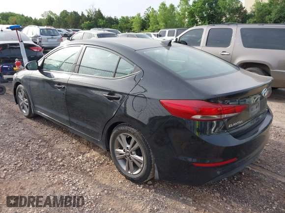 2017 Hyundai Elantra SE z VIN 5NPD84LFXHH191863, wystawiony jako IAAI lot #42272222 z przebiegiem 88 796 mil mil oraz . Historia ofert i sprzedaży dostępna na DreamBid. Obrazek 3.