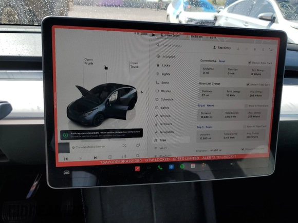 2024 Tesla Model Y Long Range with VIN 7SAYGDEE9RA221380, listed as a Copart auction lot 47516705 with 10,930 mi miles and Salvage Title. Bid and sale history available at DreamBid. Image 9.