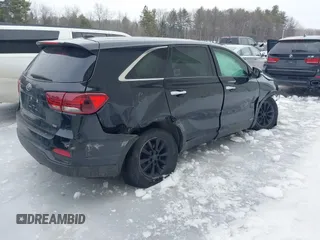 2019 Kia Sorento LX with VIN 5XYPGDA32KG543132, listed as a IAAI auction lot 41632828 with 91,152 mi miles and . Bid and sale history available at carsss.com. Image 4.