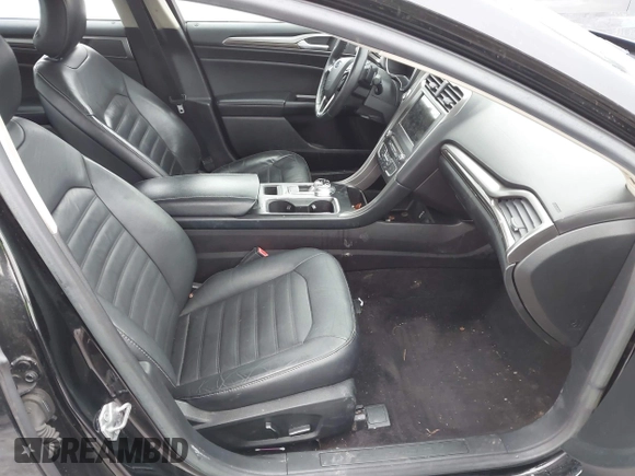 2017 Ford Fusion SE with VIN 3FA6P0H93HR136181, listed as a IAAI auction lot 41643411 with 58,545 mi miles. Bid and sale history available at carsss.com. Image 5.