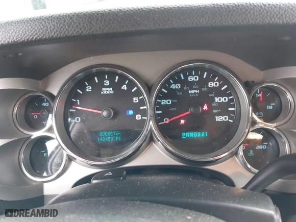 2010 Chevrolet Silverado 1500 LT with VIN 3GCRKSE30AG220347, listed as a IAAI auction lot 41646699 with 142,453 mi miles. Bid and sale history available at carsss.com. Image 7.
