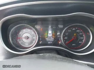 2015 Dodge Charger RT with VIN 2C3CDXCT8FH735687, listed as a IAAI auction lot 41568139 with 149,047 mi miles. Bid and sale history available at carsss.com. Image 7.